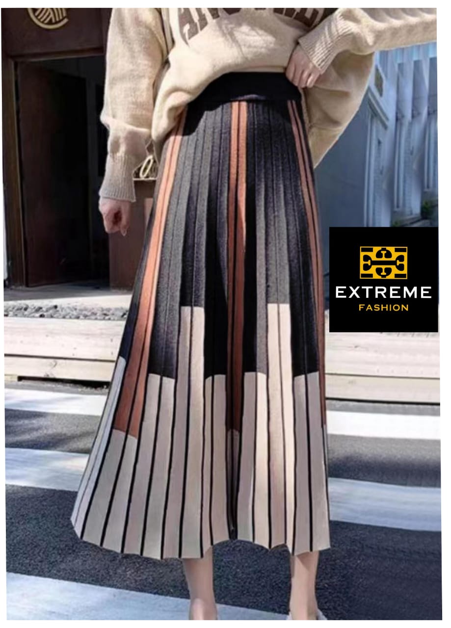 women knitted winter skirt