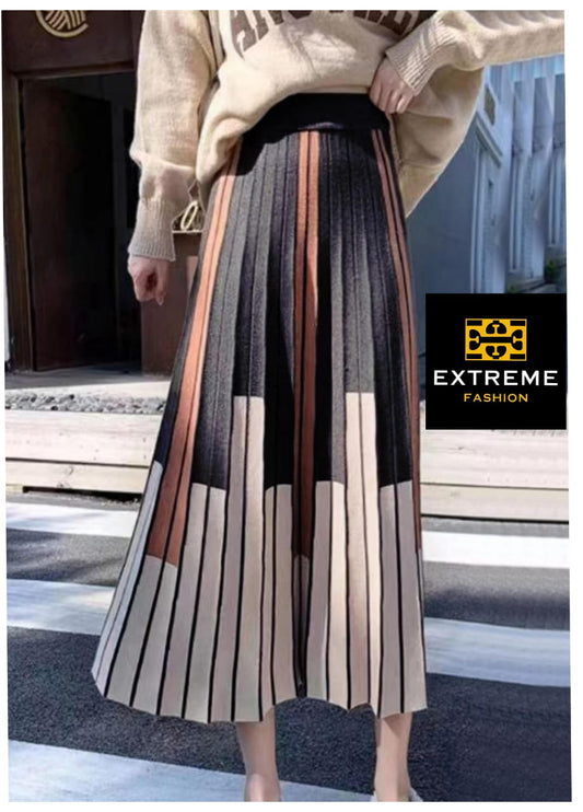 women knitted winter skirt